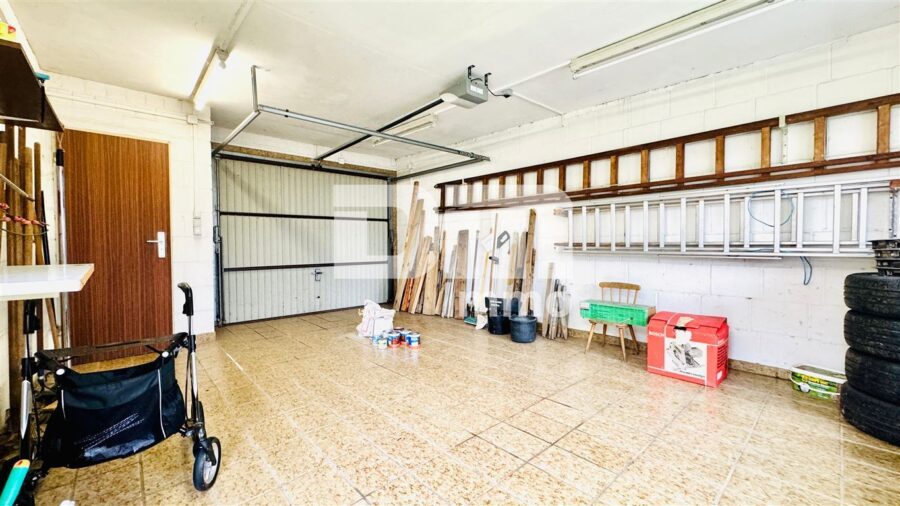 Schönes Einfamilienhaus mit Garage und Terrasse / Ständerbauweise in hervorragender Lage - Garage / 2x Separater Zugang